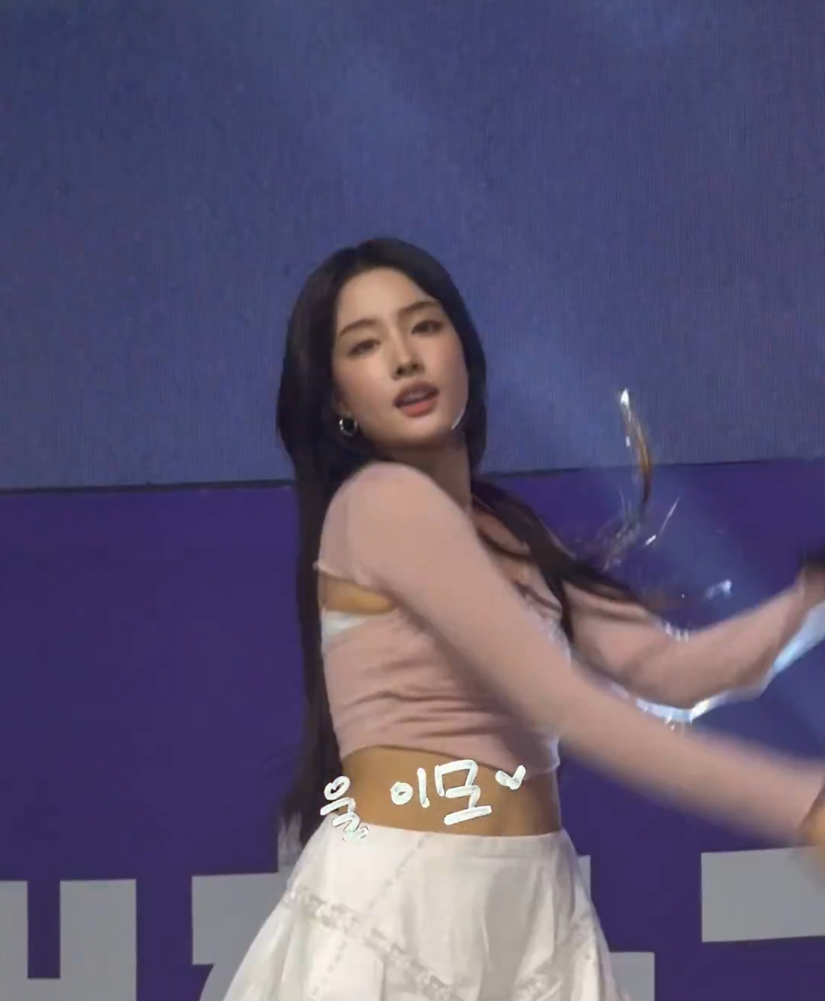 [잡담] 스테이씨 윤 앞머리 깐거 넘 이쁨 | 인스티즈