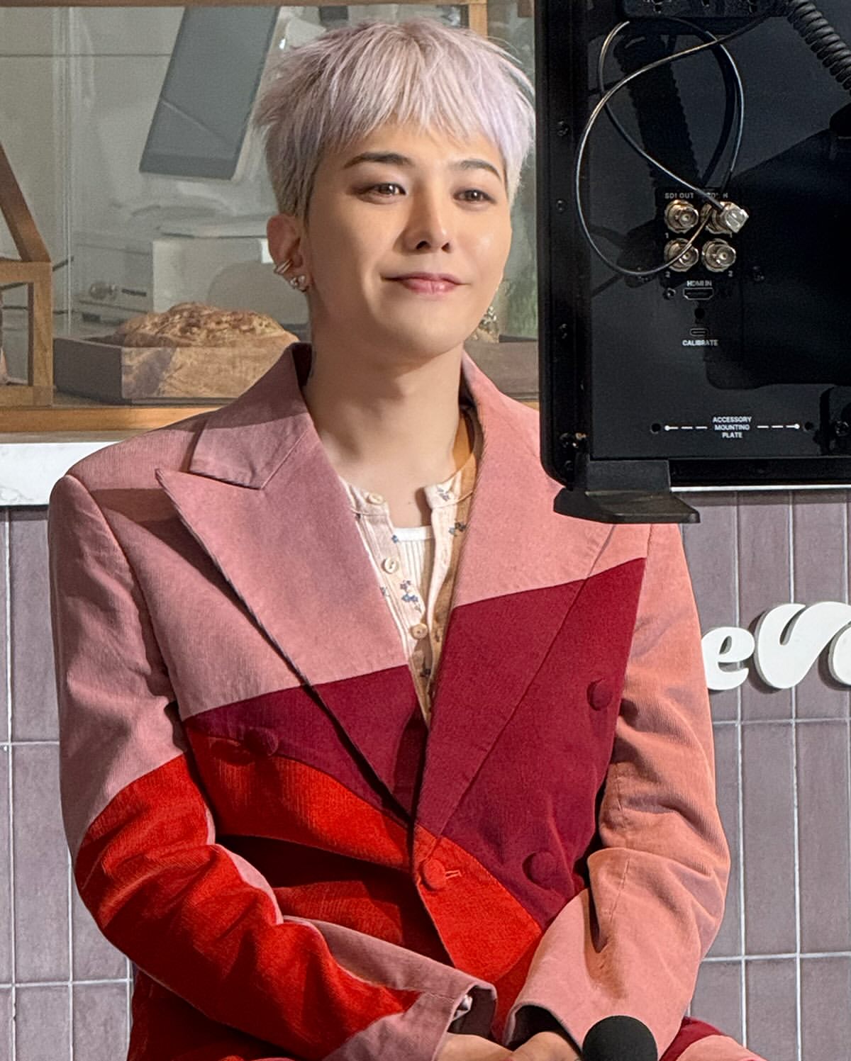 [잡담] 𝕄𝕀ℂℍ𝕀ℕ 지디 인스타 제발 봐줘!!!!! | 인스티즈