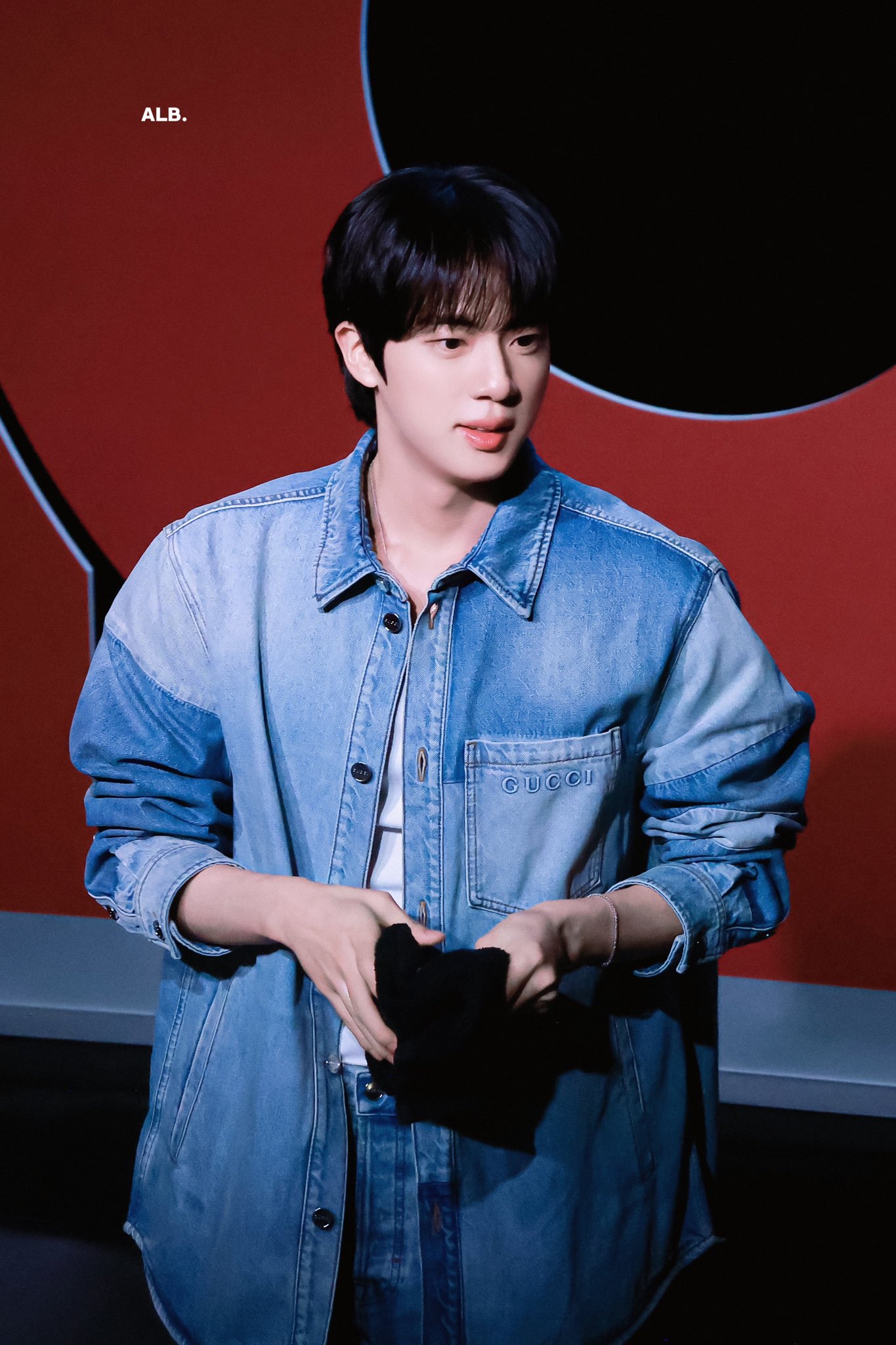 [잡담] 방탄 진 얼굴이랑 피지컬 진짜 대단하다 | 인스티즈