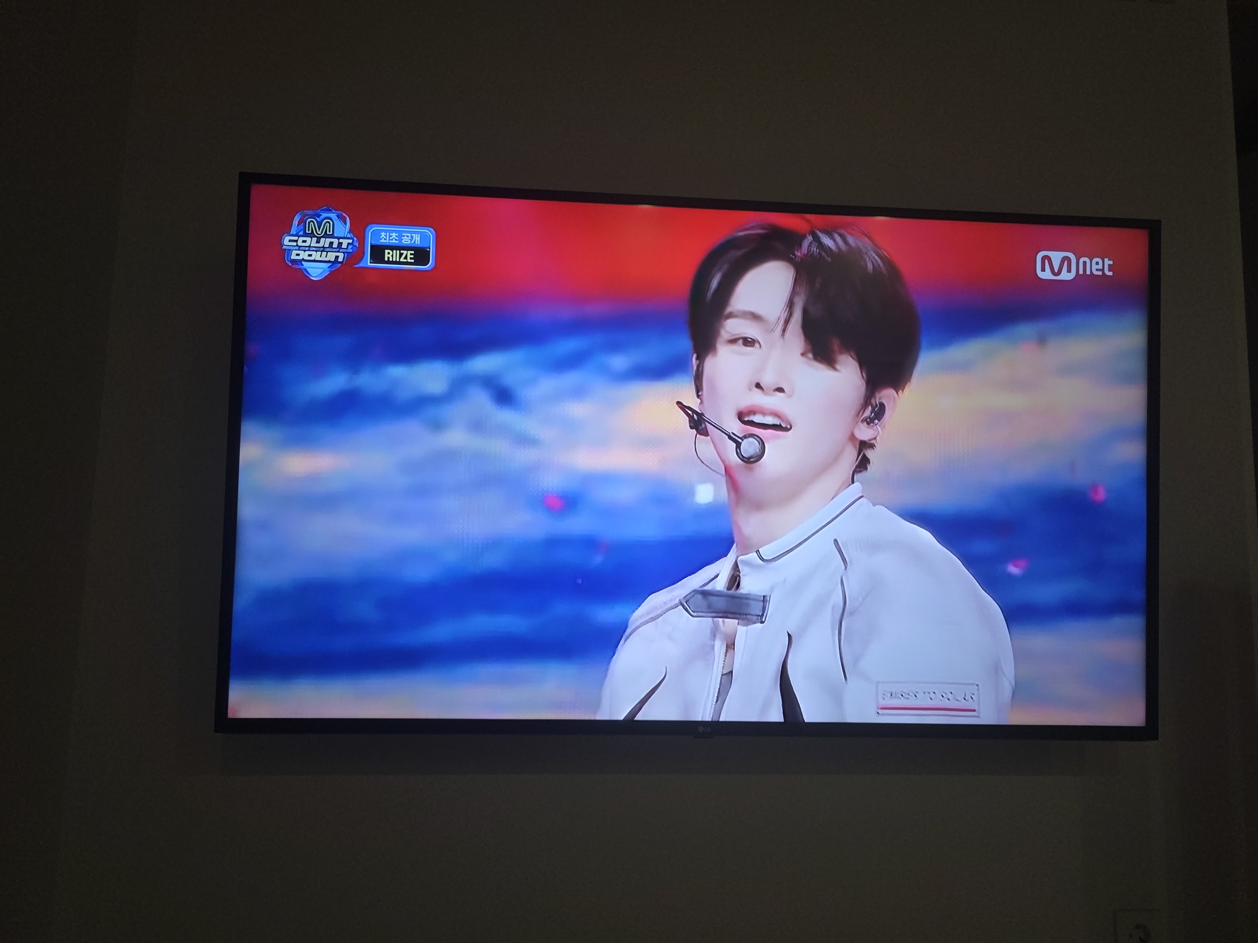 [잡담] 미남은 크게보라고 배워써.. | 인스티즈