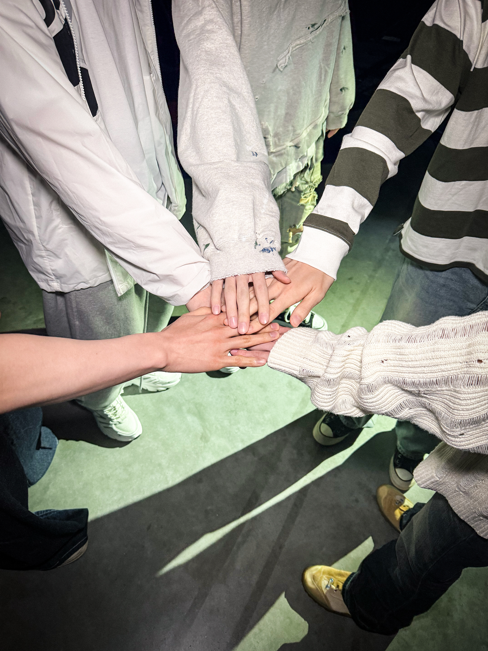 [잡담] 투바투 도쿄콘 전에 올라온 사진인데 왼쪽부터 순서대로 | 인스티즈