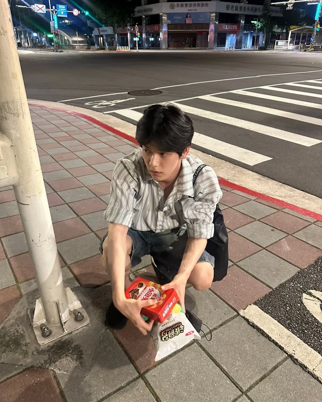 [잡담] 진지하게 수빈이 그 일반인 친구라는 아이 사진 쪽으로 가도 될 거 같음 | 인스티즈