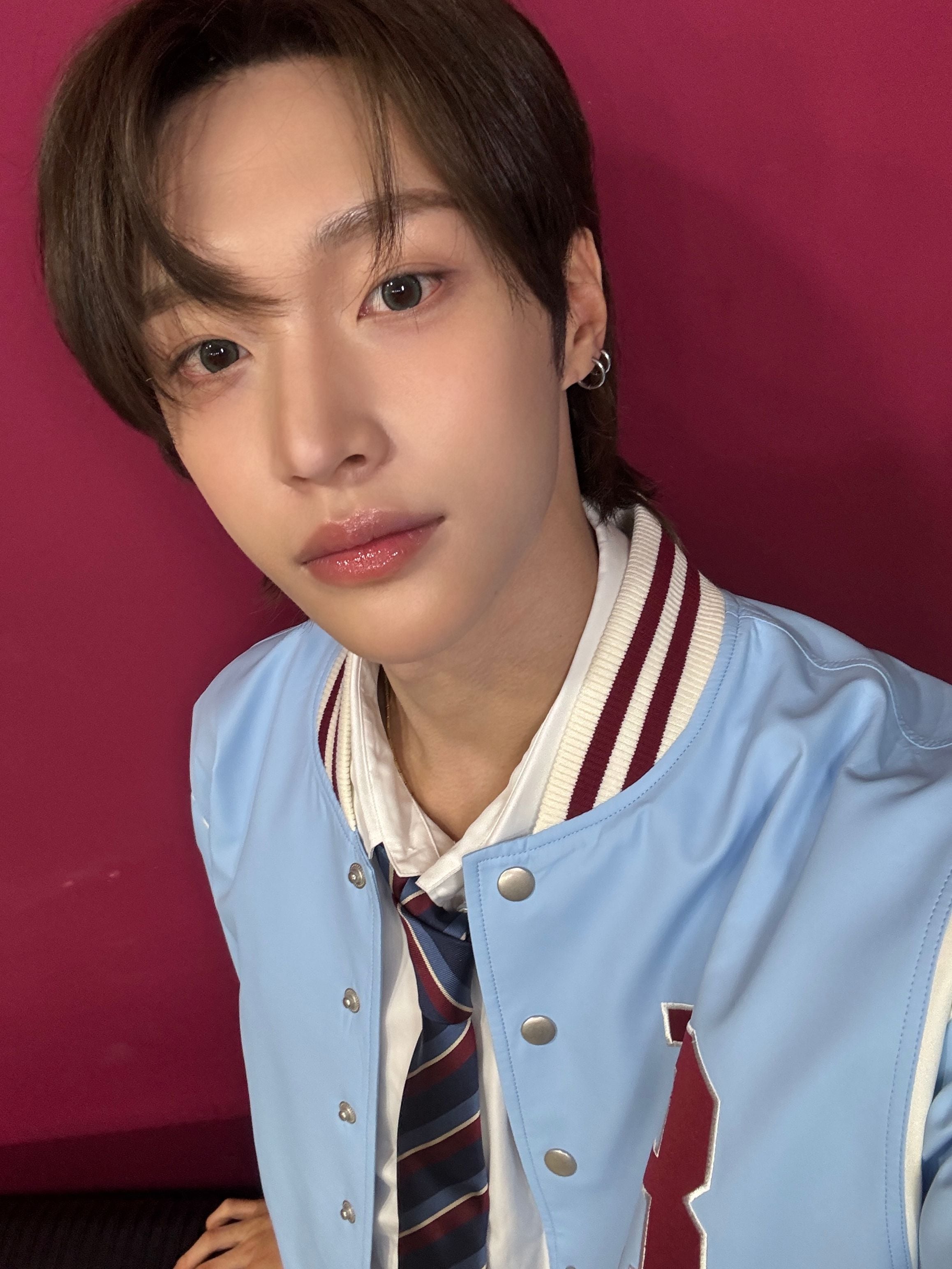 [잡담] 와 원빈 기카로 찍은거 같은데 얼굴+피부 ㄹㅇ.. | 인스티즈