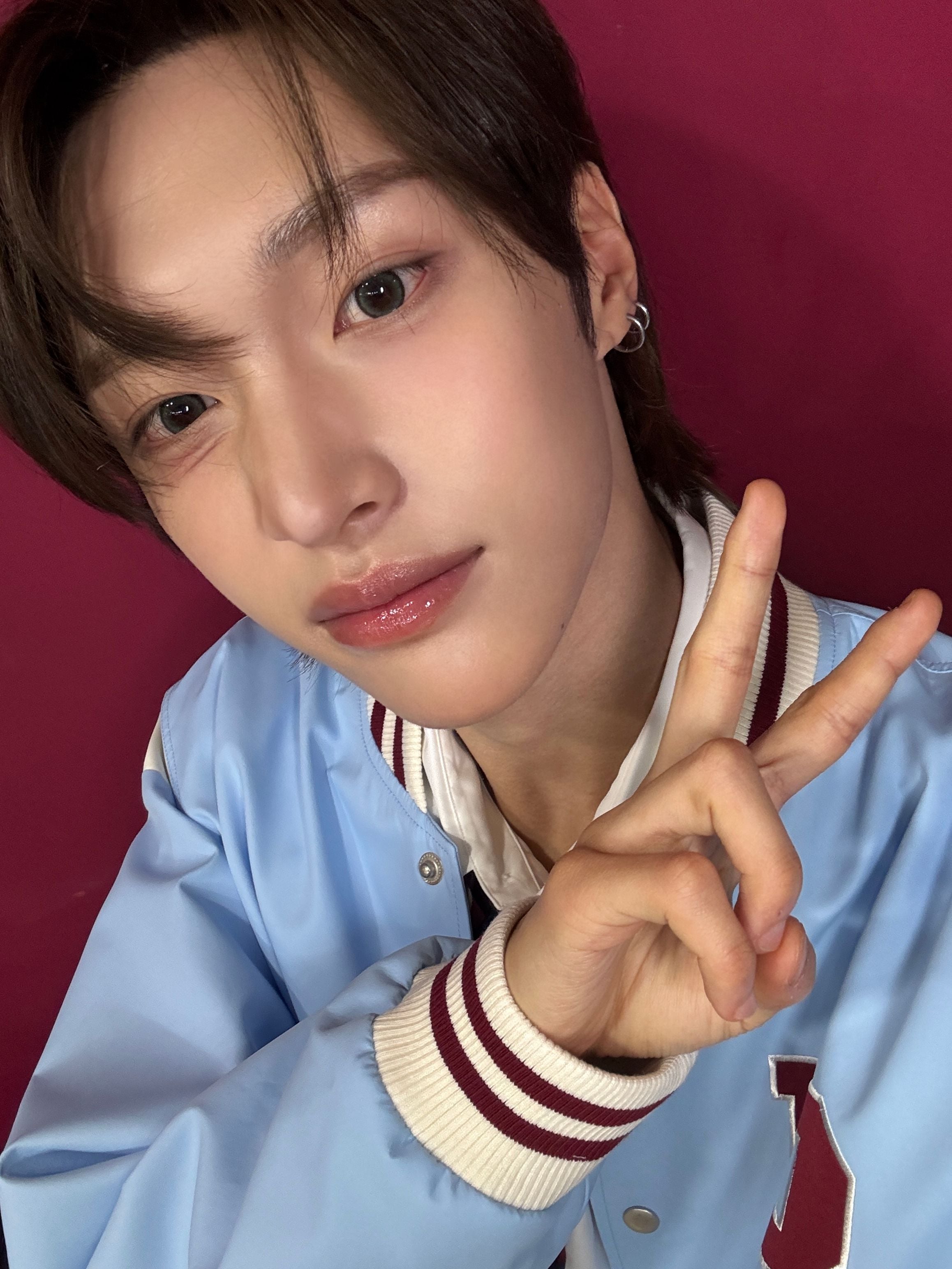 [잡담] 와 원빈 기카로 찍은거 같은데 얼굴+피부 ㄹㅇ.. | 인스티즈