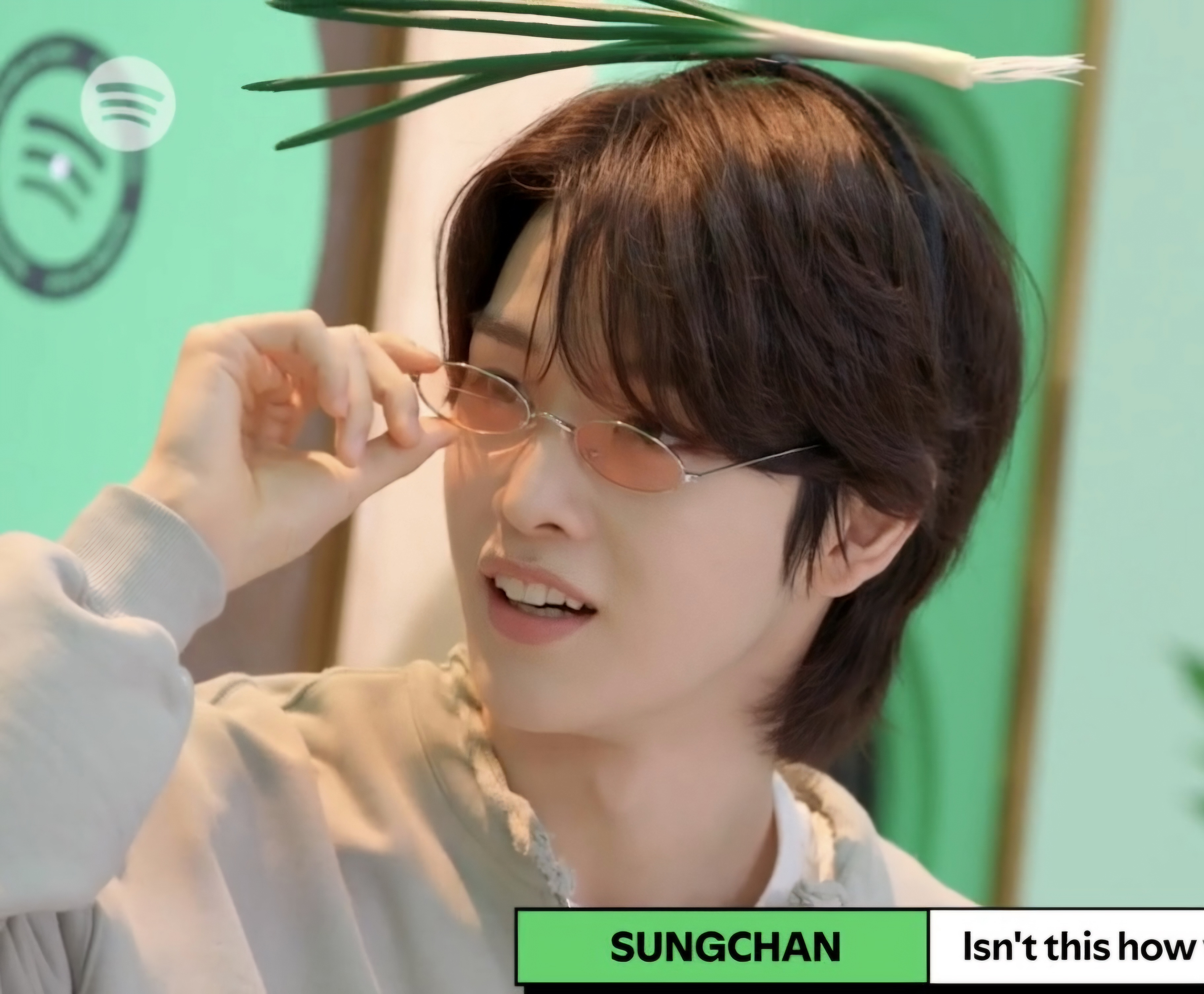 [잡담] 성찬이 이거 바보 같은데 예뻐 | 인스티즈