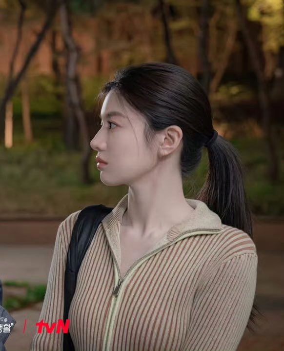 [잡담] 고윤정 언슬전 초반부에 입은거 다 본인옷이래 ㅋㅋㅋ | 인스티즈