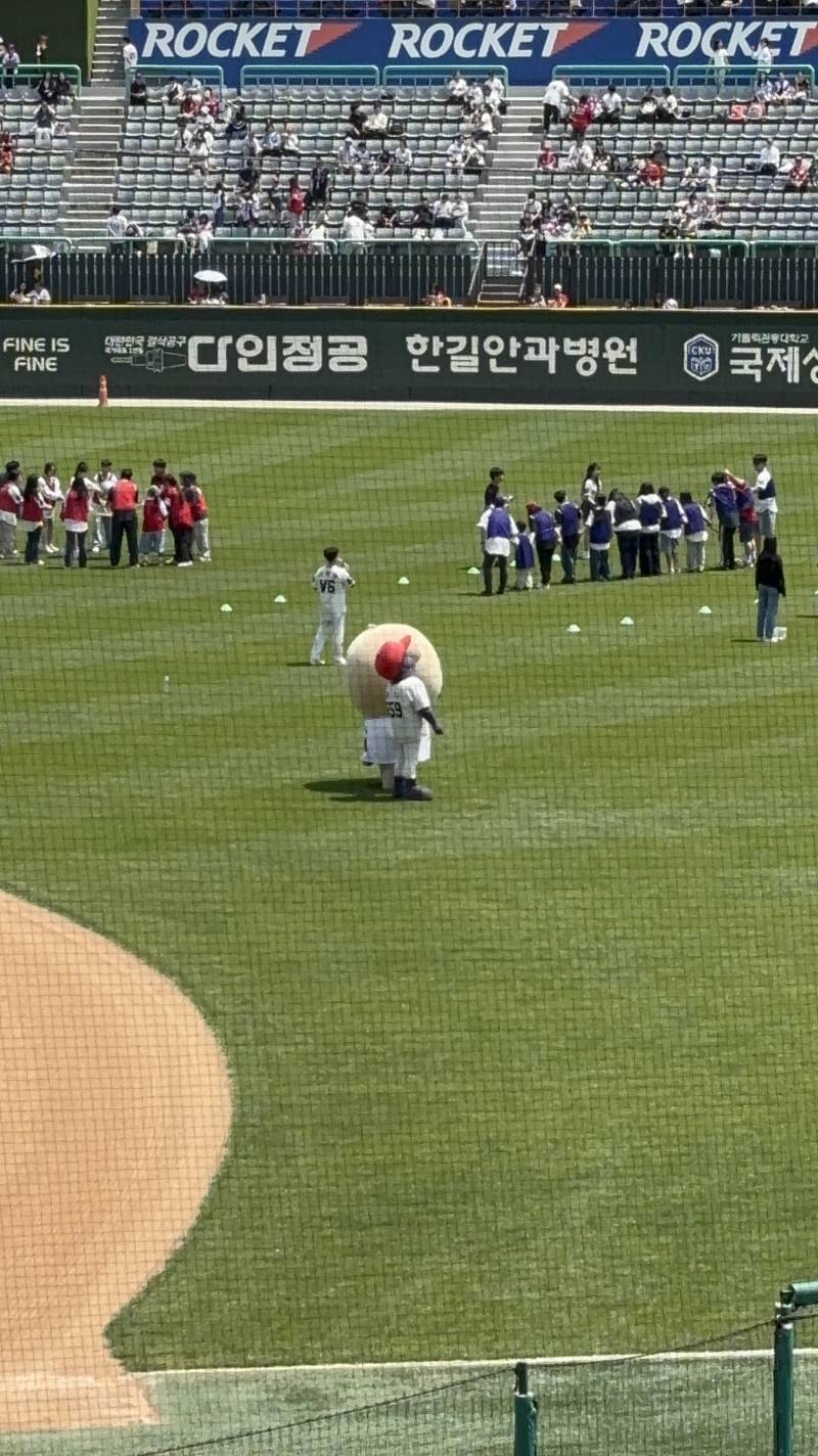 [잡담] 우리개랑 깜자 봐줘 정말 너무너무 기여우ㅜ | 인스티즈