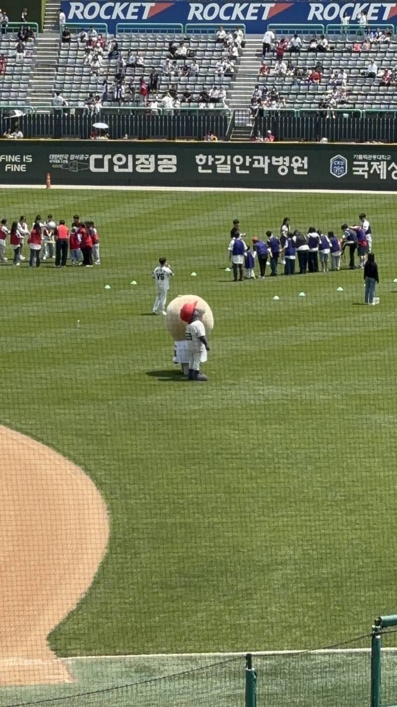[잡담] 우리개랑 깜자 봐줘 정말 너무너무 기여우ㅜ | 인스티즈