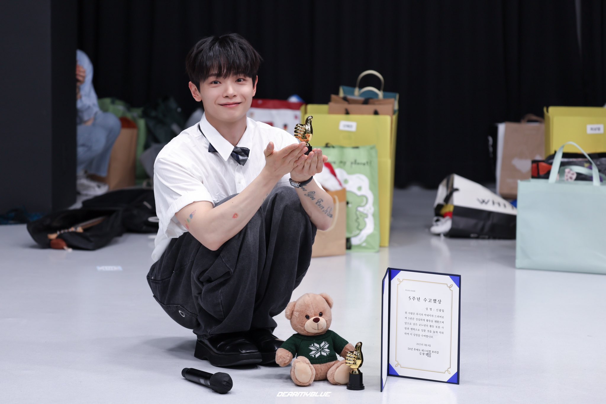 [잡담] 빠져있는 관심사는? 🙋🏻‍♂️운동! 팬들이 너무 많이 하지 말라고... 제가 조그만게 좋으신가봐요... | 인스티즈
