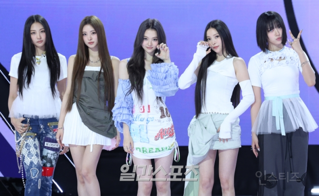 미야오, 신비주의 벗고 '핸즈업'... 테디 표 실험 통했다 [줌인] | 인스티즈