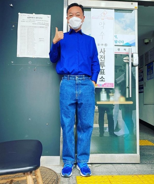 [잡담] 이렇게 티냈는데 안 알아주면 서운한 선거룩 라인업(💙blue💙) | 인스티즈
