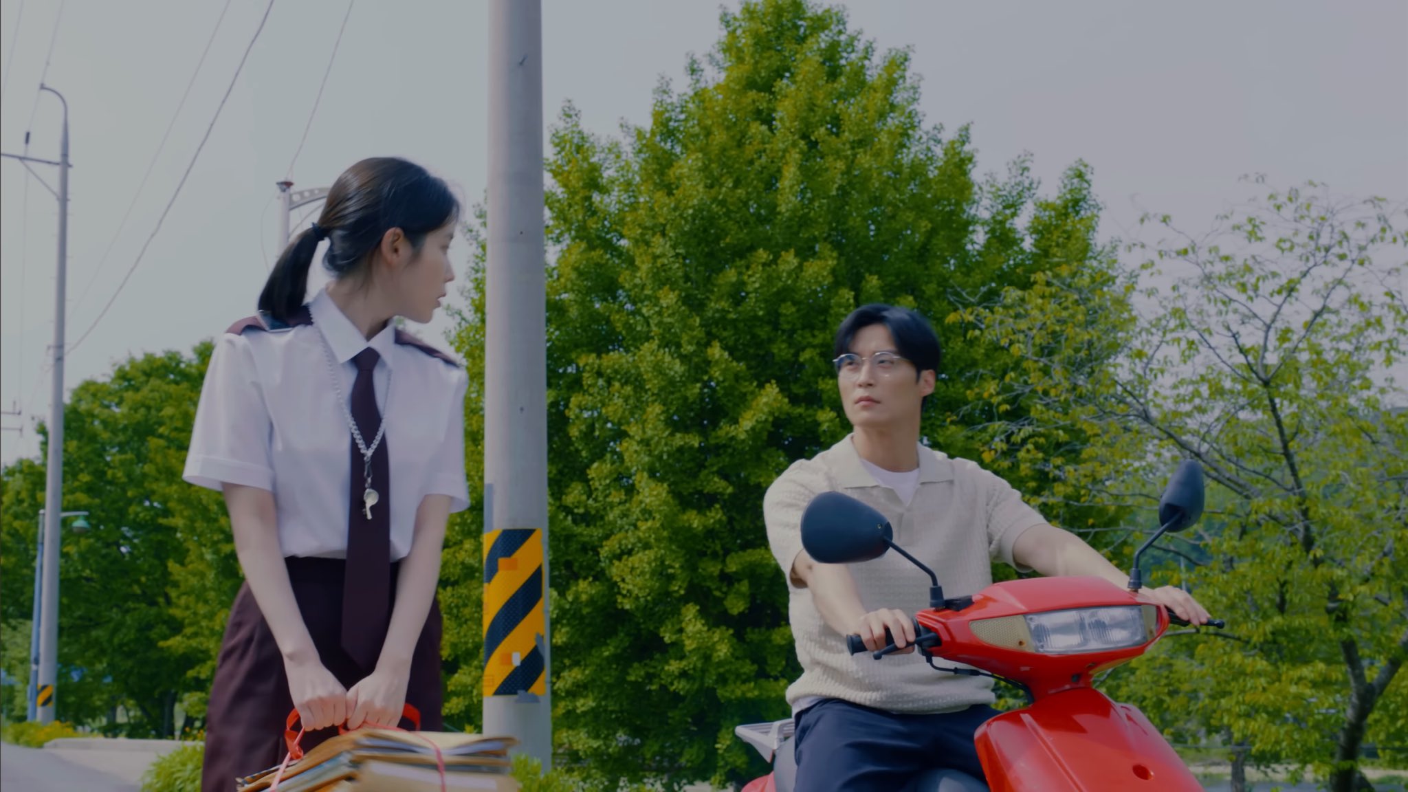 [잡담] 아이유 뮤비 비주얼 어제 오늘 차이 봐 | 인스티즈