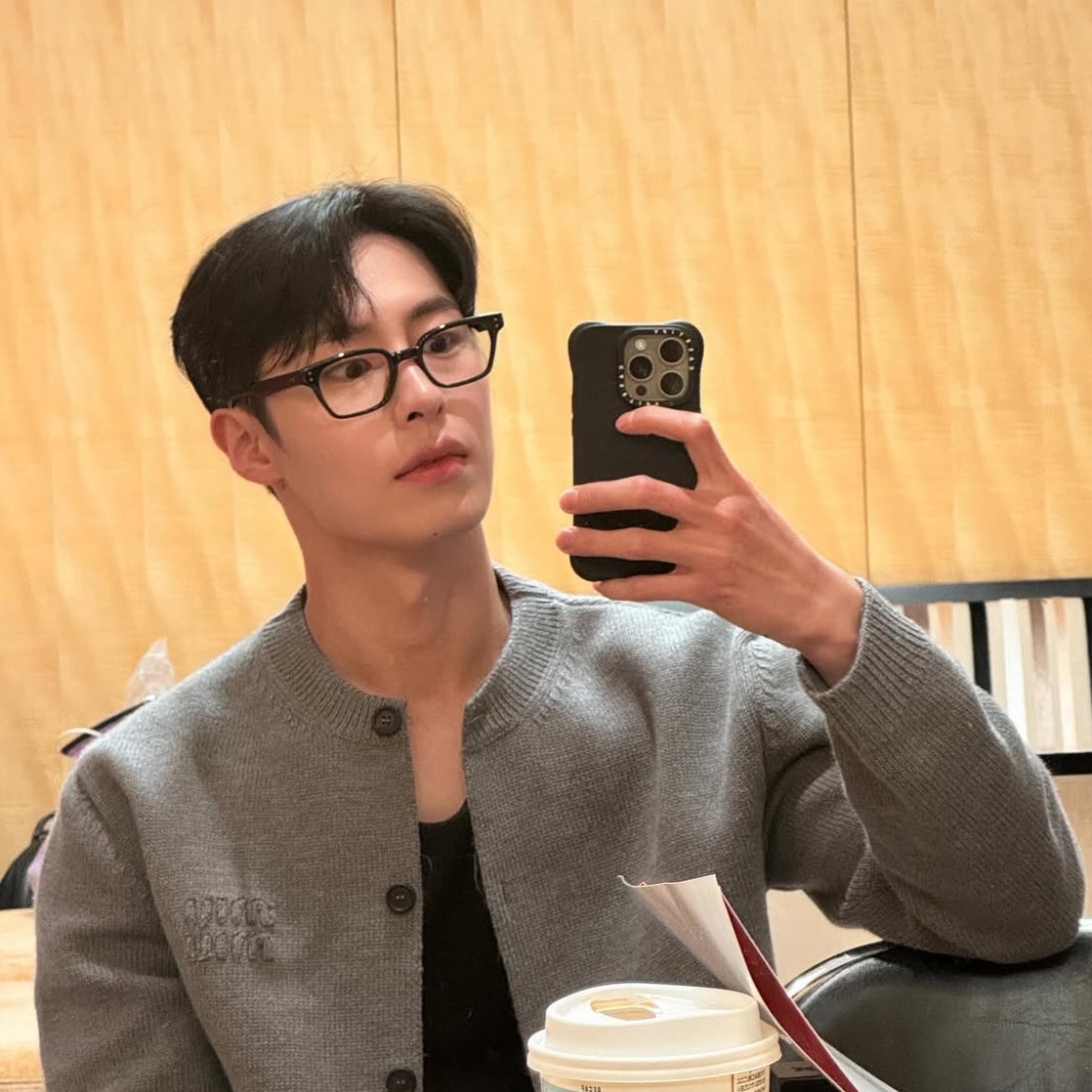 [잡담] 이재욱 군머 가기전에 팬미팅 한 번 해주겠지? | 인스티즈