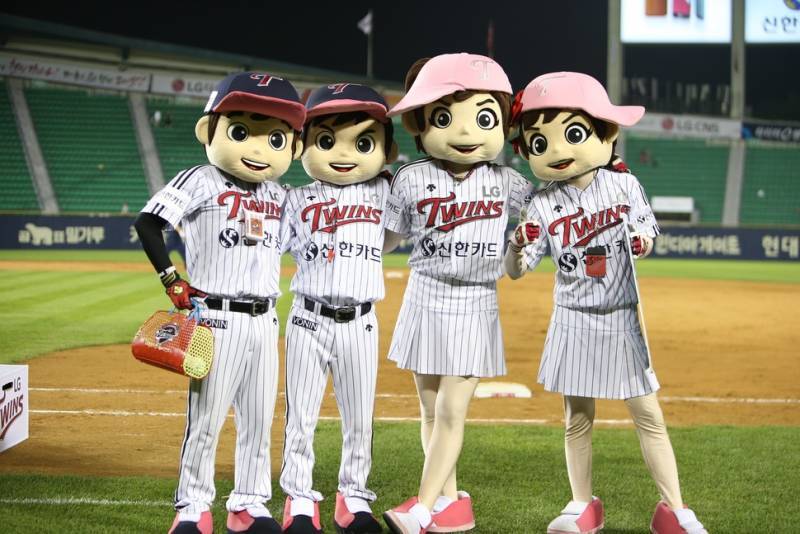 [잡담] 마스코트 성형 얘기 나올 때마다 느끼는건데 솔직히 이 분야 1위 우리라고 생각 | 인스티즈