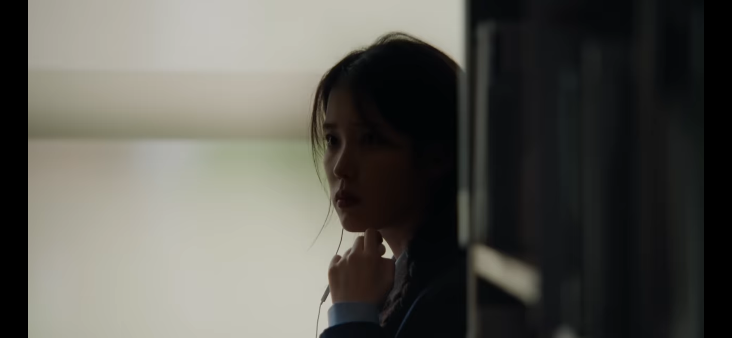 [잡담] 아이유 미인 뮤비 해석: 한번 보면 병맛인데 자꾸 보면 의미도 좋음 | 인스티즈