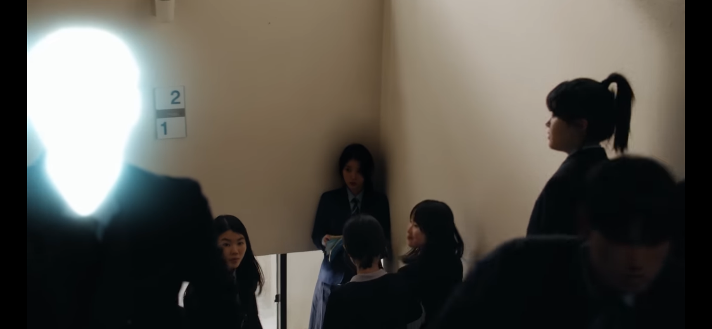 [잡담] 아이유 뮤비 비주얼 어제 오늘 차이 봐 | 인스티즈