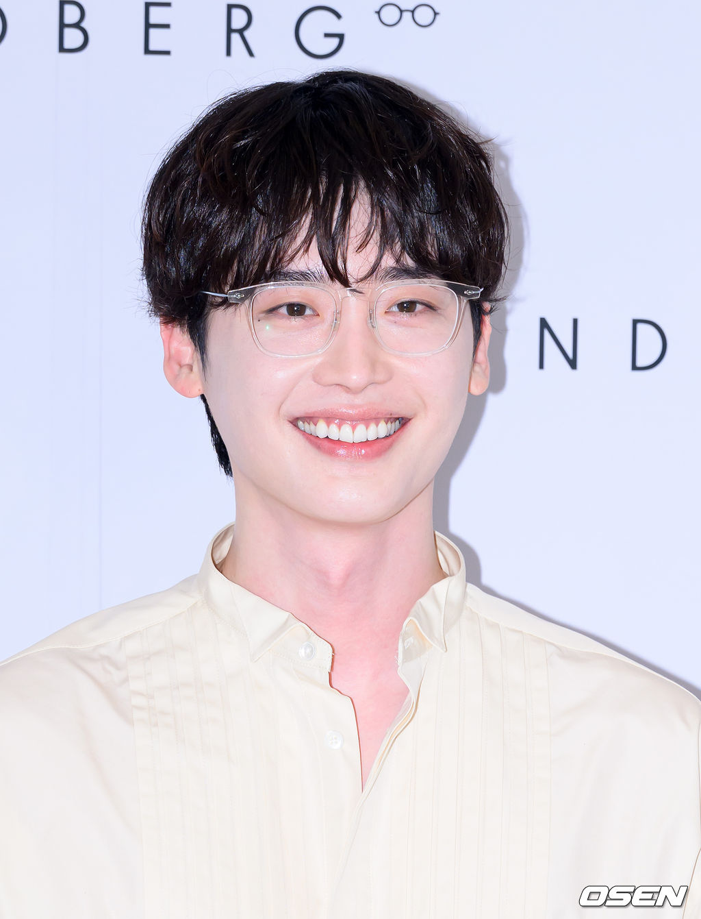 [잡담] 오늘 이종석 얼굴 미쳤다(p) 피부가 ㄹㅇ 부러움 | 인스티즈