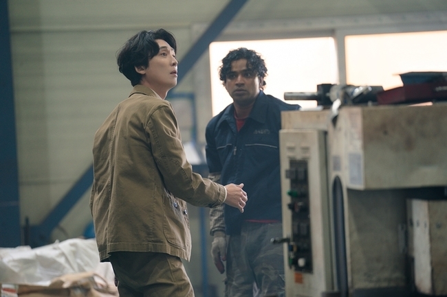 [정보/소식] 정경호, 외국인 노동자 아누팜 만났다위기일발에 공장 술렁(노무사 노무진) | 인스티즈
