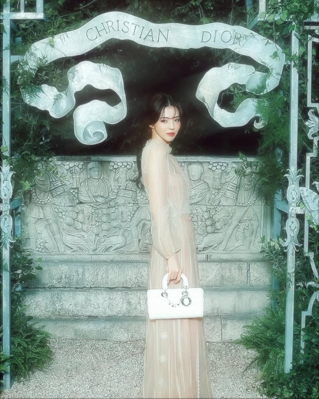 [잡담] 한소희 인스타 업뎃 (Dior) | 인스티즈