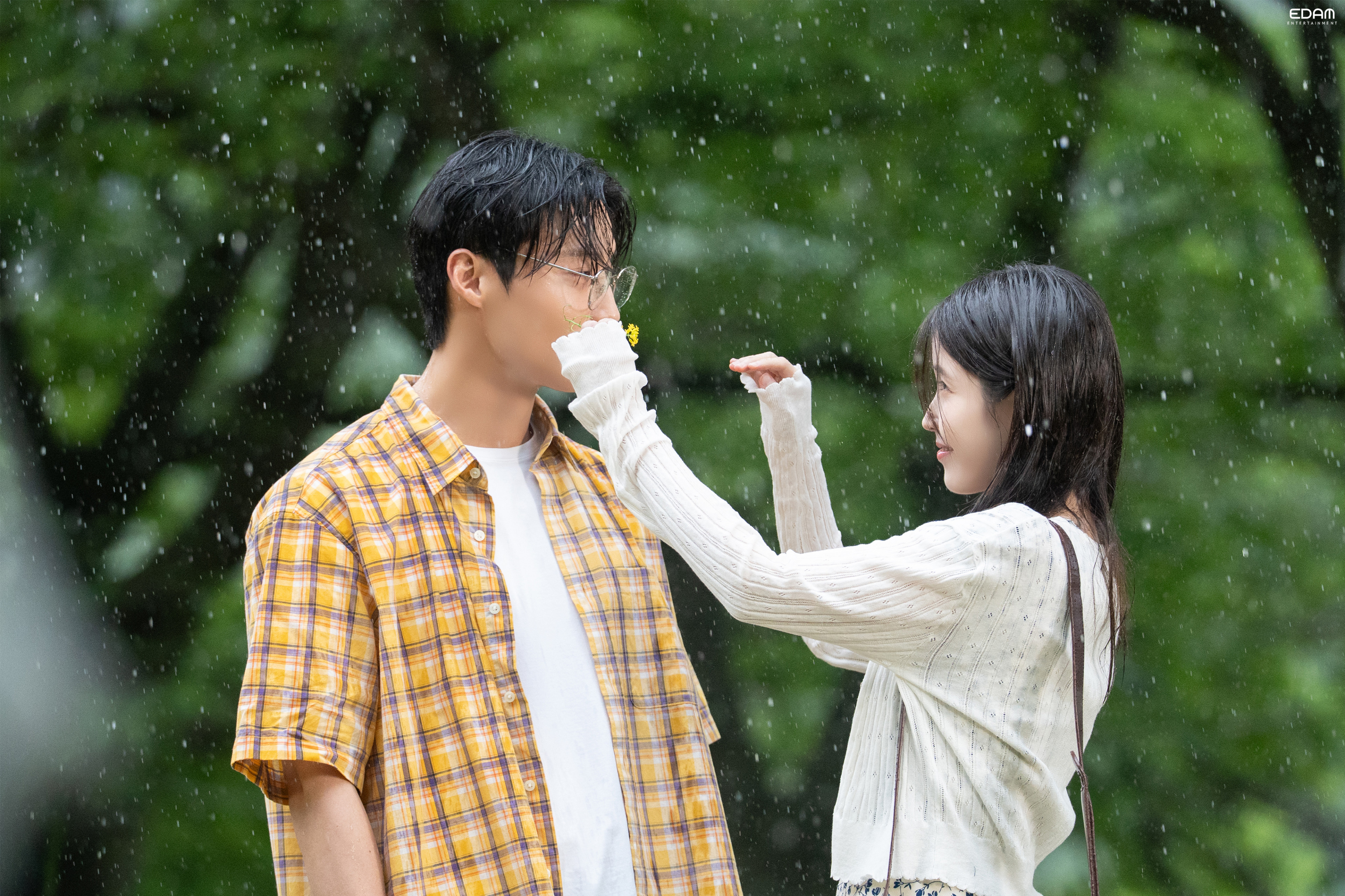 [잡담] 아이유 허남준 네엔스 비하인드 사진 봐 | 인스티즈