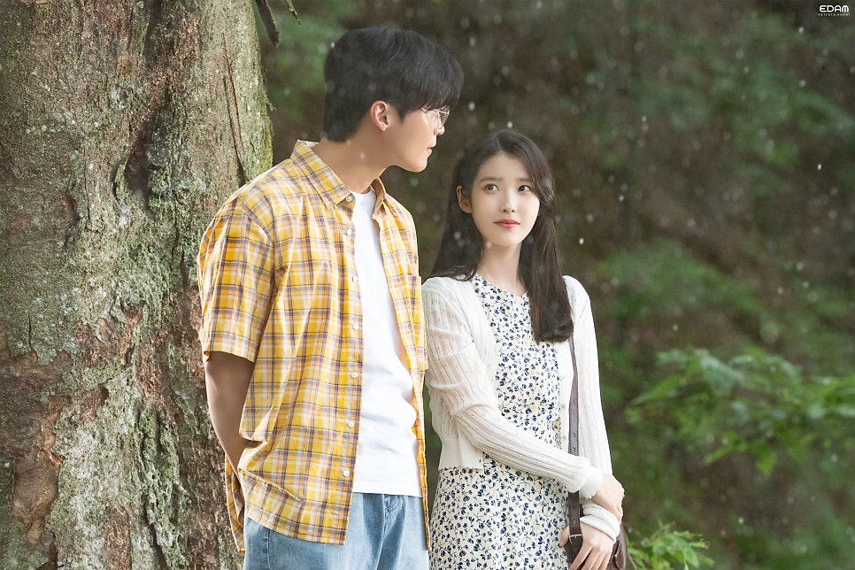 [잡담] 아이유 허남준 이거 완전 멜로 영화 포스터잔아 | 인스티즈