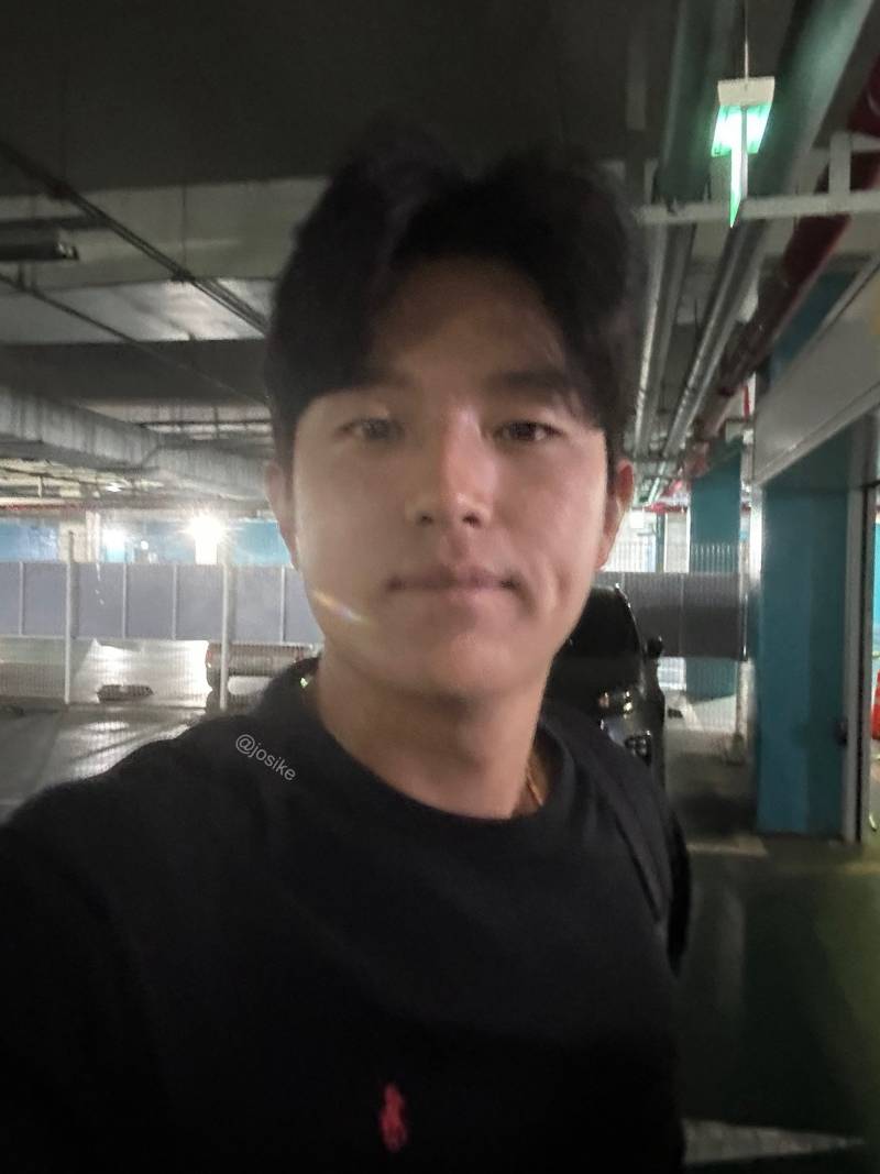 [잡담] 조형우 선수 배우 ㅎㅈ님 닮은거같아.. | 인스티즈