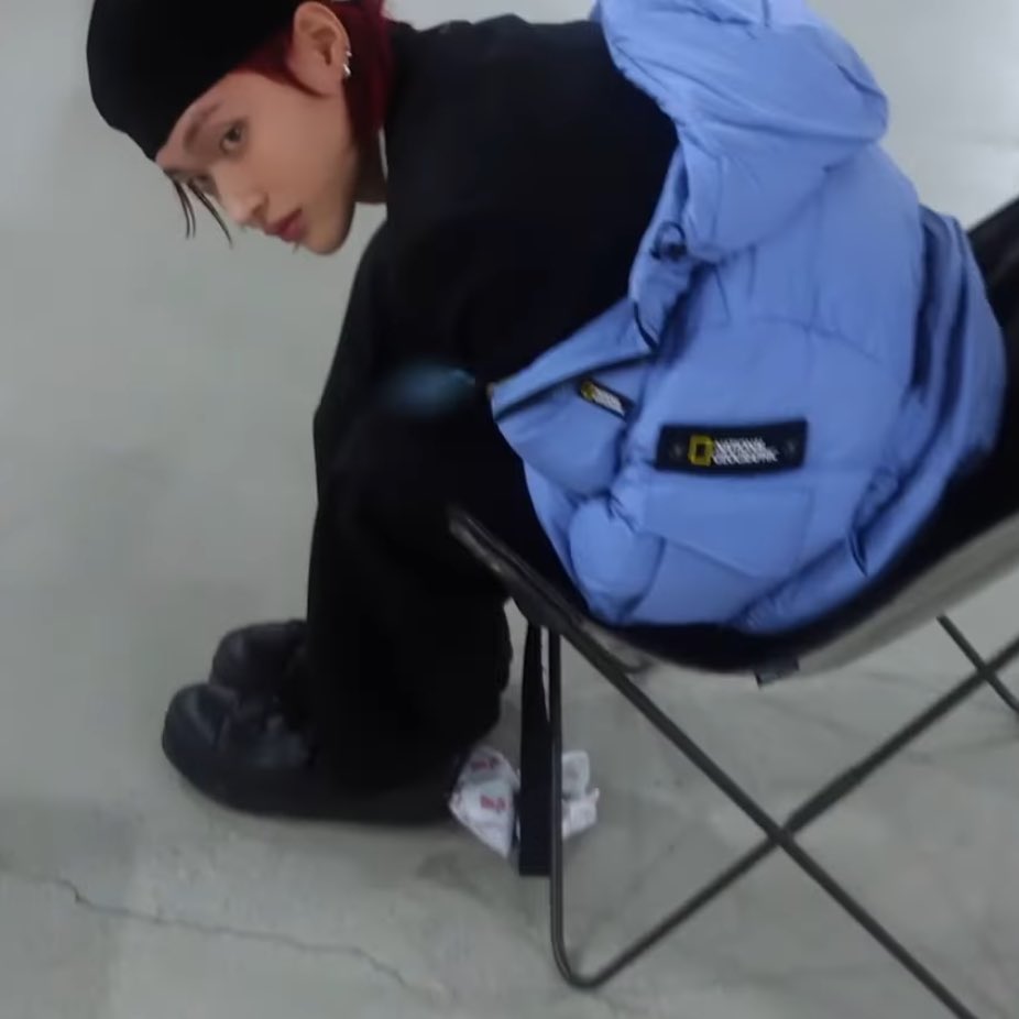 [잡담] 원빈은 왜 발까지 귀여운가 | 인스티즈