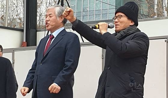 김문수 옆에 왜 전광훈이 붙어다니는건가요? | 인스티즈