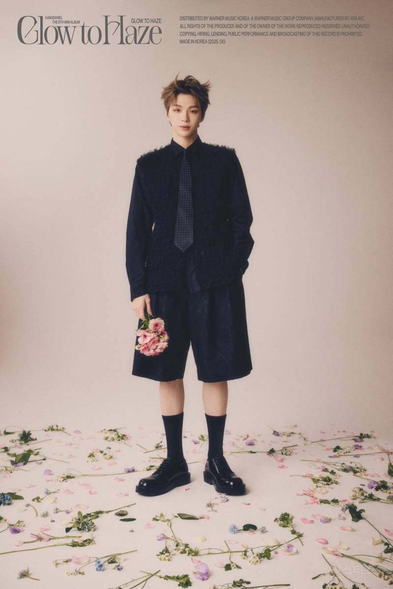 강다니엘 6TH MINI ALBUM [𝐆𝐥𝐨𝐰 𝐭𝐨 𝐇𝐚𝐳𝐞] 컨셉 포토 #1 #2 | 인스티즈