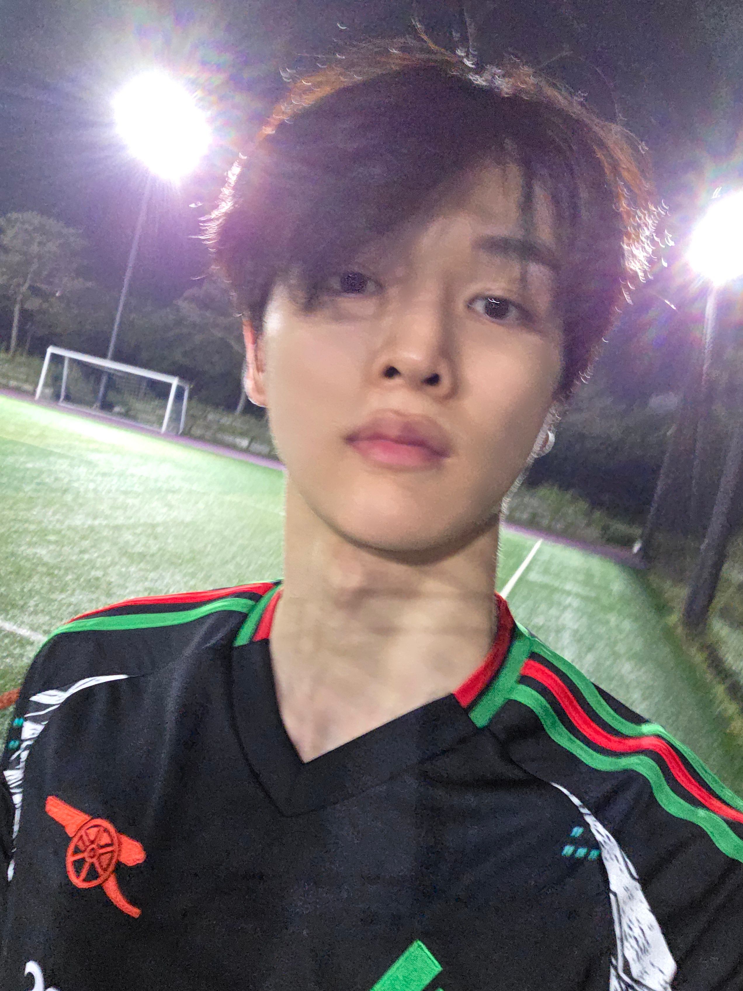 [잡담] 성찬 미친 축구장 셀카왔다 ㅠㅠㅠ | 인스티즈