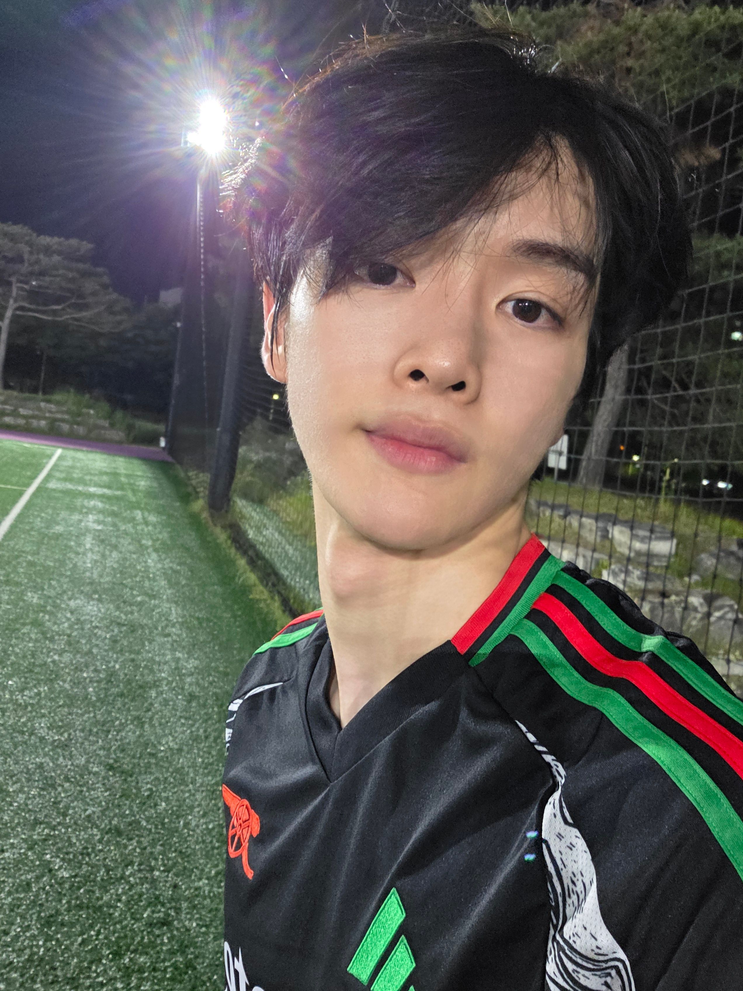 [잡담] 성찬 미친 축구장 셀카왔다 ㅠㅠㅠ | 인스티즈