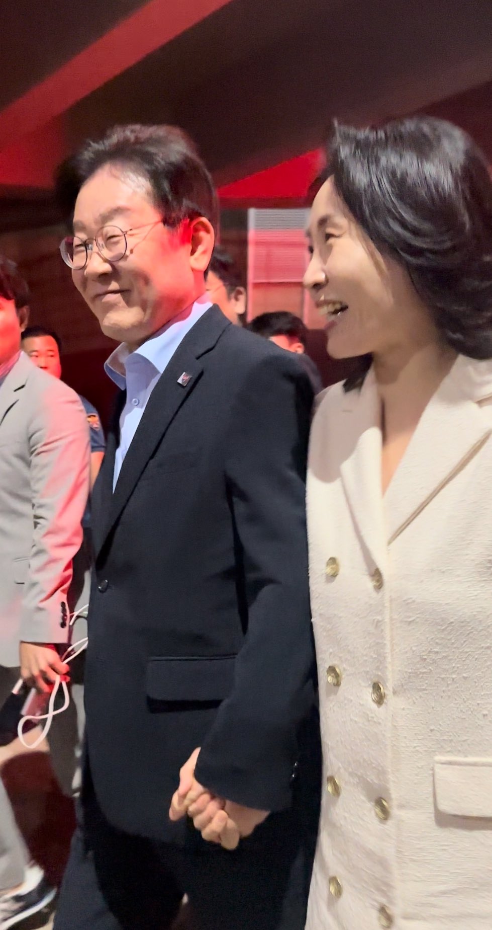 [잡담] 얘들아 문재인 김정숙 사귀고 이재명 김혜경 사귄대 | 인스티즈