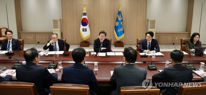 아직도 근무 중이라는 이재명 대통령 | 인스티즈