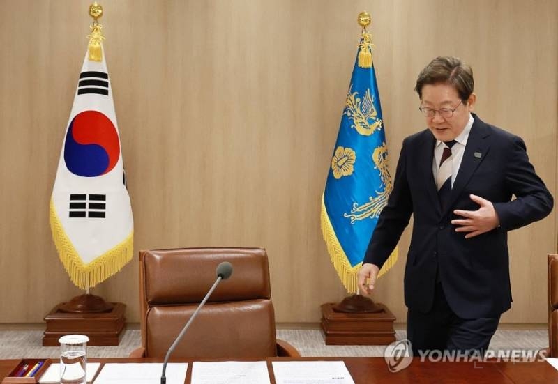 아직도 근무 중이라는 이재명 대통령 | 인스티즈