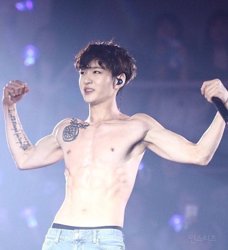 벌써 워터밤 준비 시작한듯한 남돌.jpg | 인스티즈