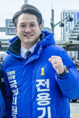 [잡담] 아니 민주당 의원 이분 나이 너무 충격 | 인스티즈