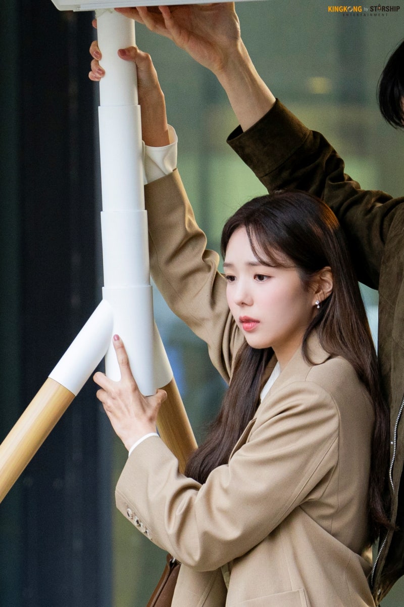 [잡담] 채수빈 소속사에서 변우석이랑 투샷 올려줌 | 인스티즈