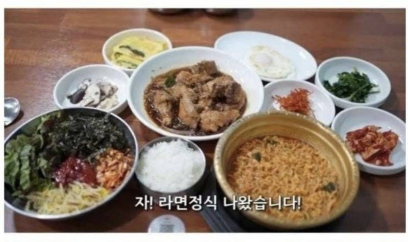 [잡담] 이거 혼자서 다 먹을 수 있는사람 드물지 않음? | 인스티즈