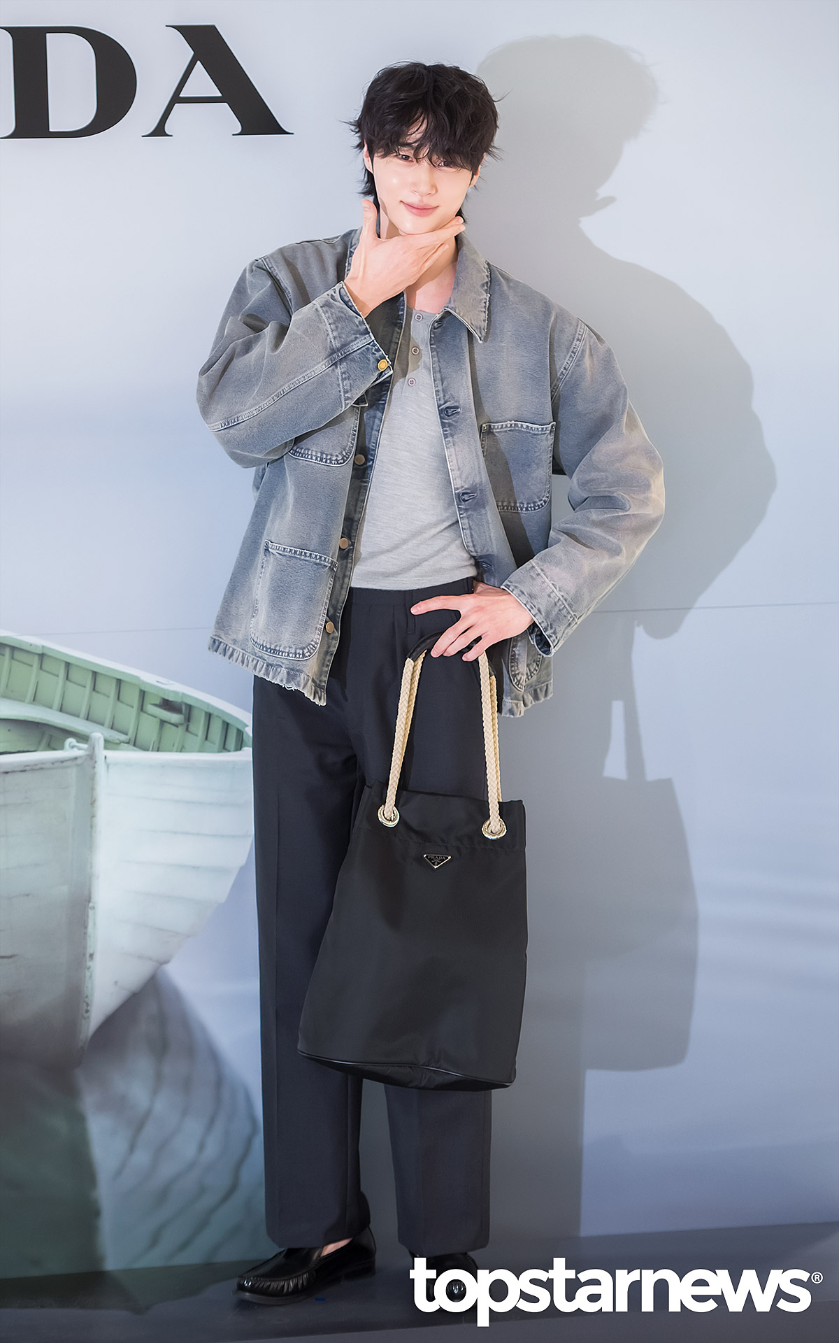 [정보/소식] 프라다 포토월 변우석 | 인스티즈
