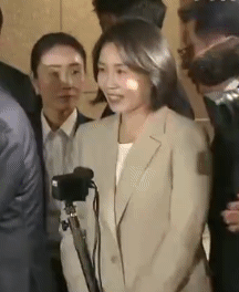 [잡담] 이거 ㄹㅇ 기분 너무 더러울거 같아 팔은 왜 꼬집어 | 인스티즈