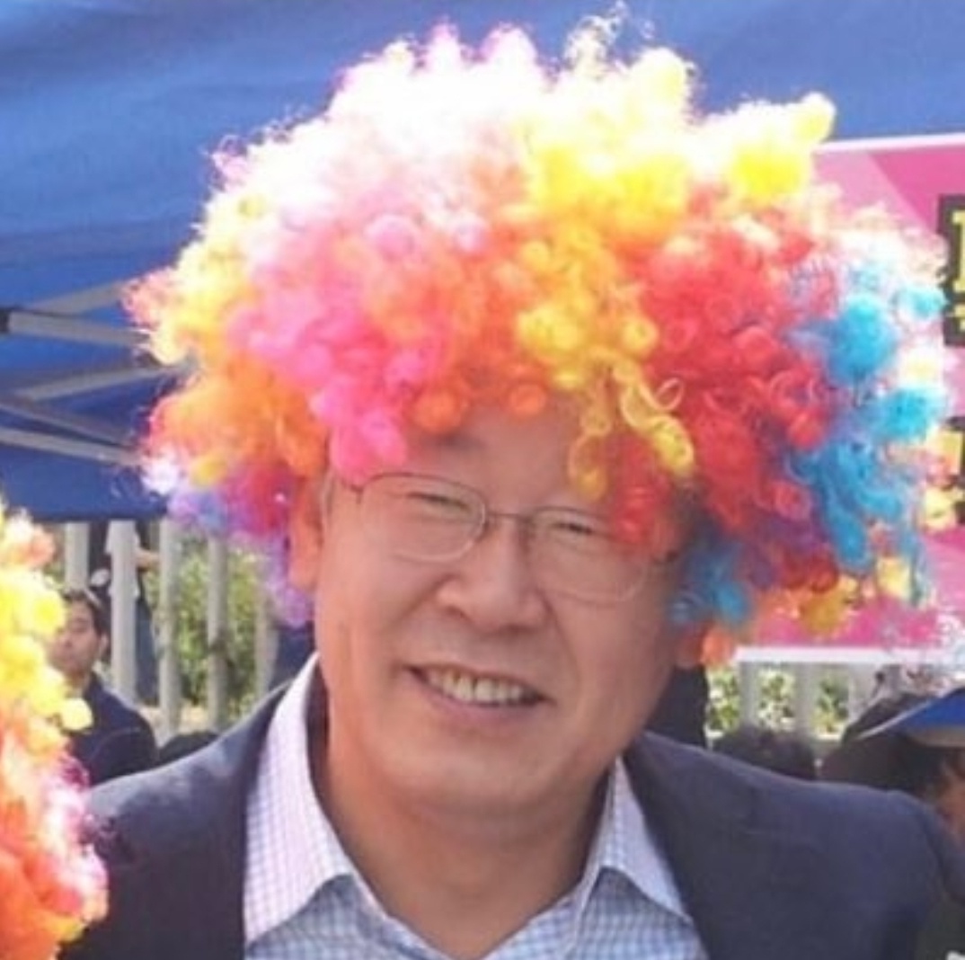 [잡담] 잼프 머리에 뭐 쓰는거 참 좋아하네 | 인스티즈