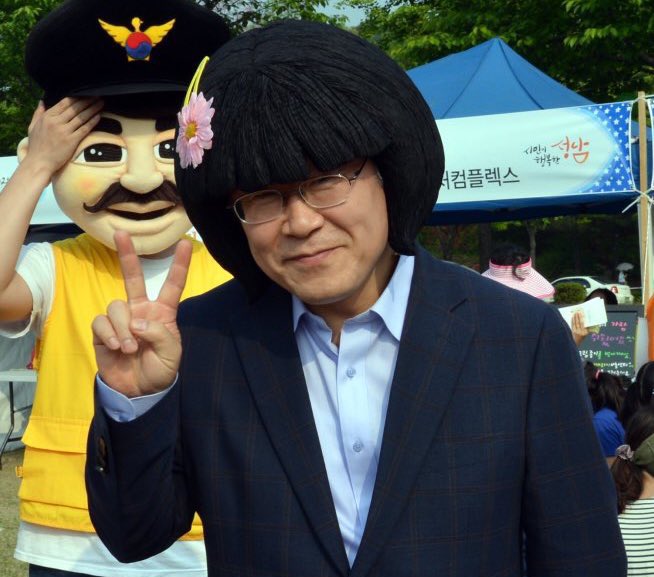 [잡담] 잼프 머리에 뭐 쓰는거 참 좋아하네 | 인스티즈