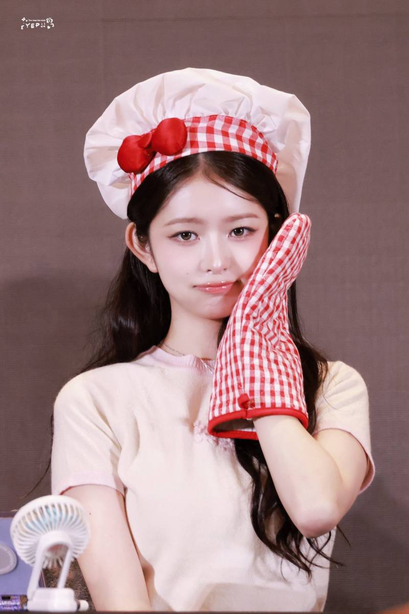 최근 반응 좋은 앞머리 넘긴 아이브 레이 비주얼 | 인스티즈