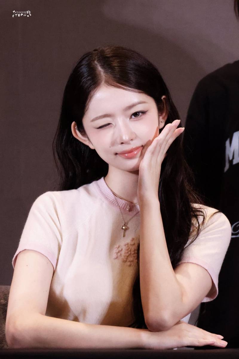 최근 반응 좋은 앞머리 넘긴 아이브 레이 비주얼 | 인스티즈