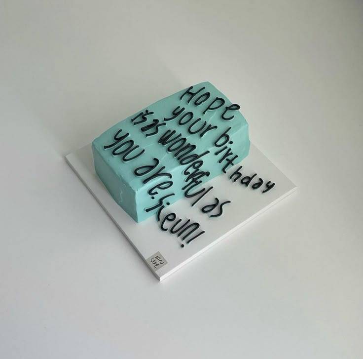 [잡담] 애인 생일케이크 디자인 뭐가 나음?? | 인스티즈