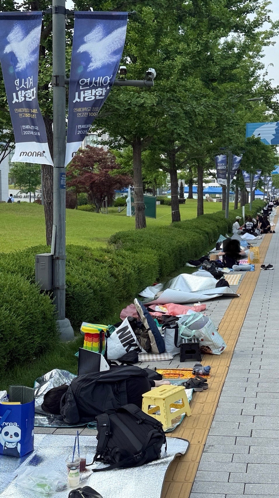 [마플] 실시간 연세대 축제 아이돌 팬들 | 인스티즈