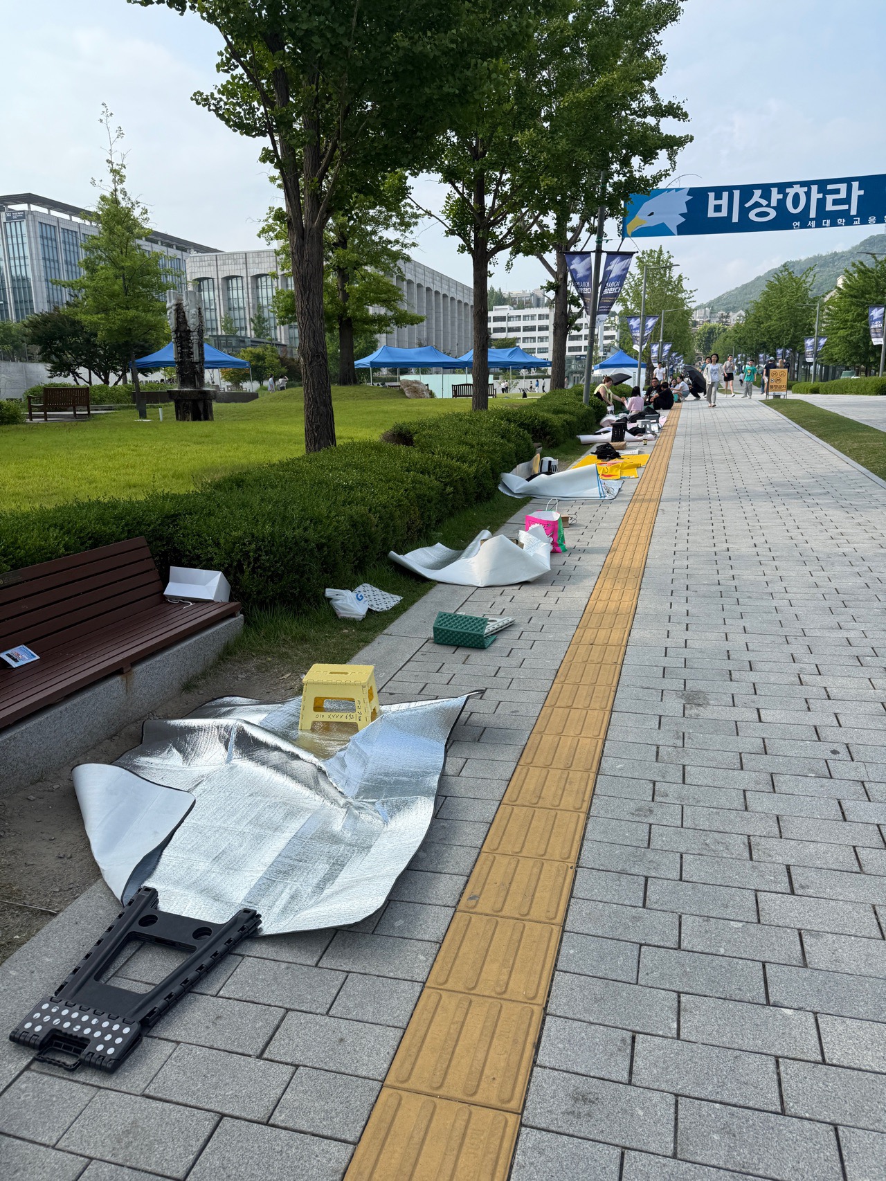 [마플] 실시간 연세대 축제 아이돌 팬들 | 인스티즈