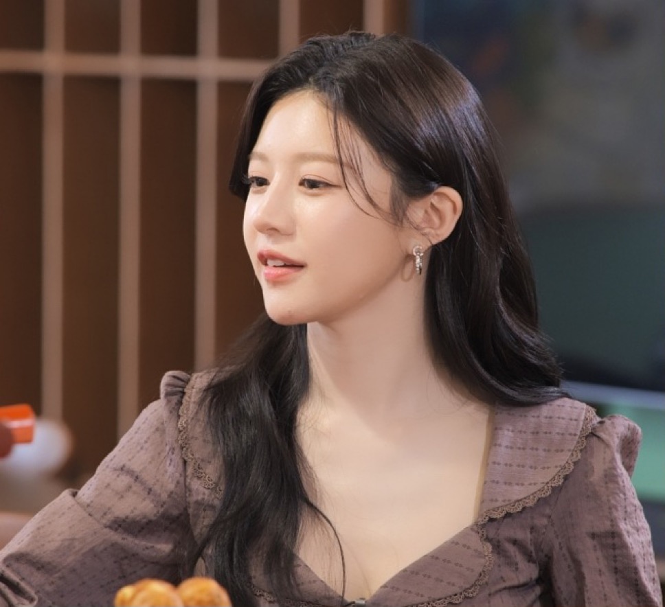 [잡담] 고윤정 김지원 진짜 너무너무너무예쁨.. | 인스티즈