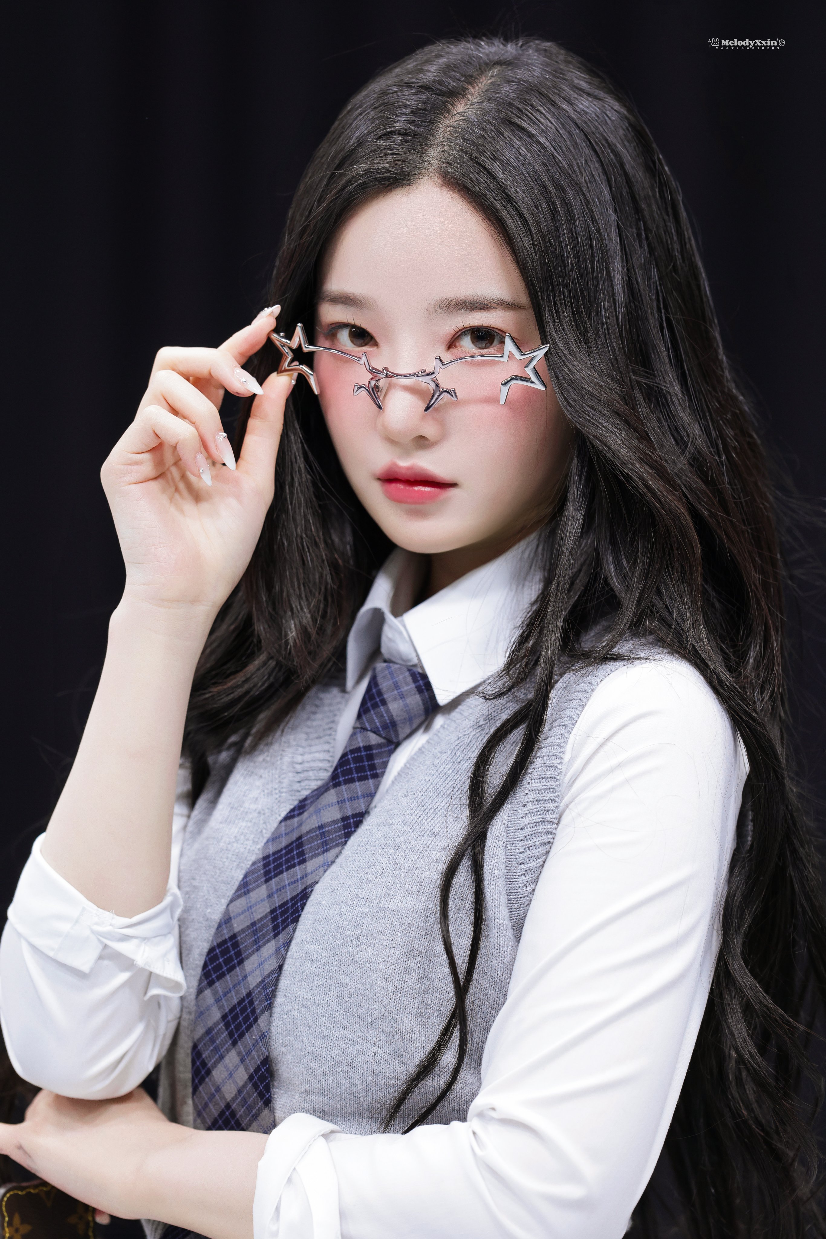 [잡담] 요즘 이 안경 유행이야??? | 인스티즈