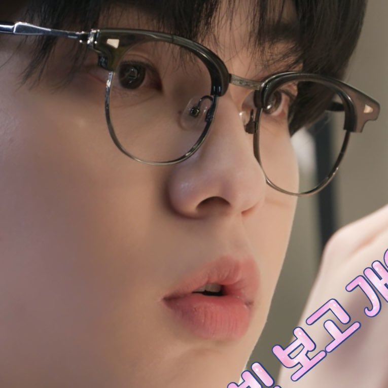 [잡담] 연준이랑 수빈이 볼 엄청 말랑해보이는데 신기함 | 인스티즈